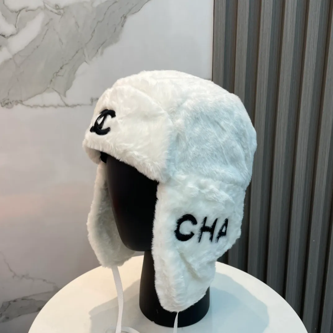 P70 Chanel 🎿 Ski Series Autumn and Winter Goods Popular Lei Feng Hat Ear Protector Hat Soft and Warm, Essential for Skiing