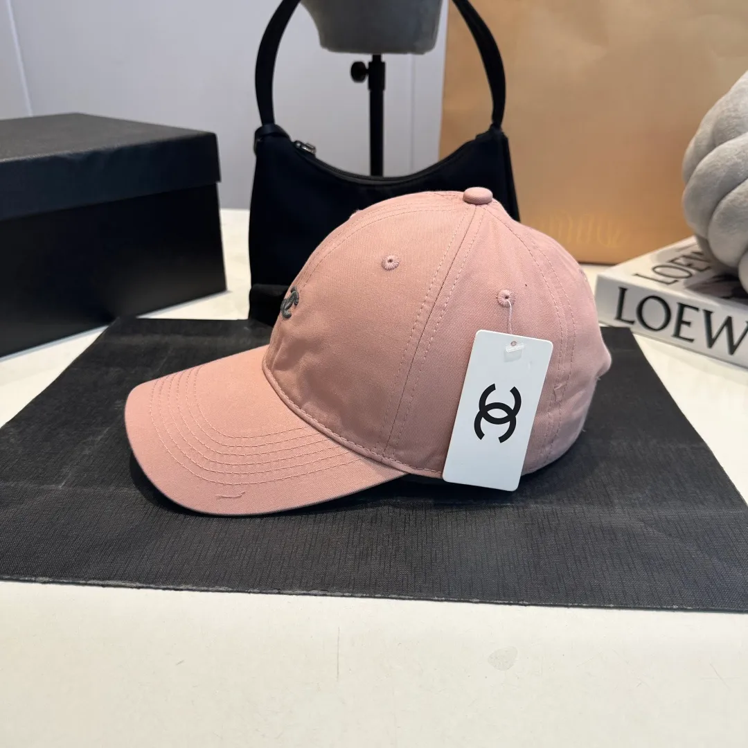 P56 CHANEL new high-end diamond hard-top baseball cap, Xiaoxiang logo is classic and simple, fashionable and casual design new product