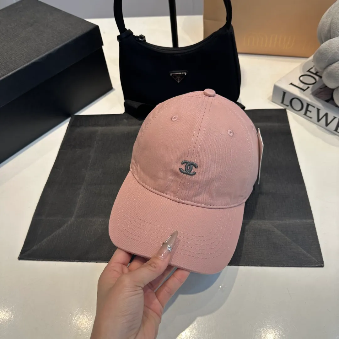 P56 CHANEL new high-end diamond hard-top baseball cap, Xiaoxiang logo is classic and simple, fashionable and casual design new product