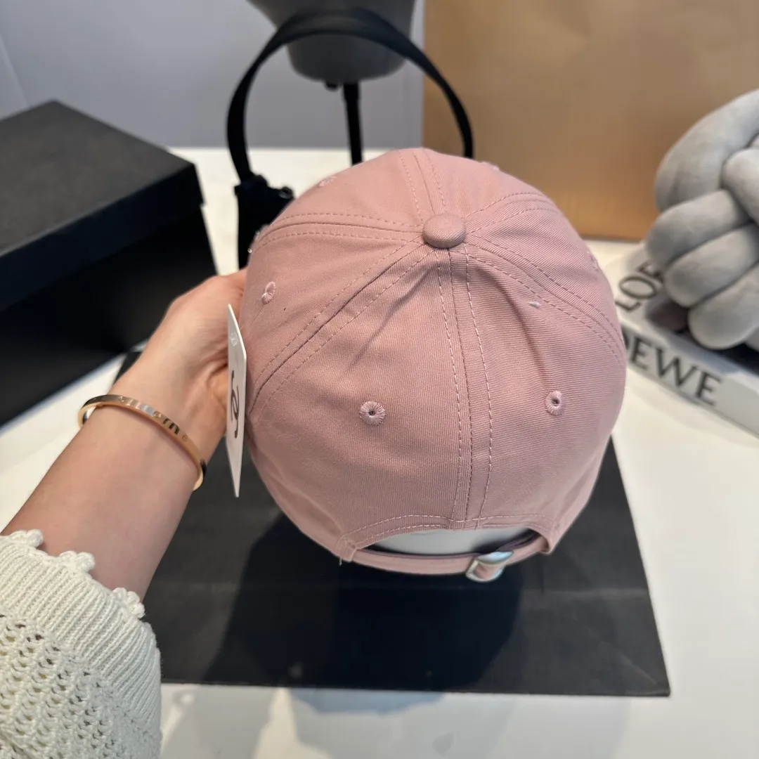 P56 CHANEL new high-end diamond hard-top baseball cap, Xiaoxiang logo is classic and simple, fashionable and casual design new product