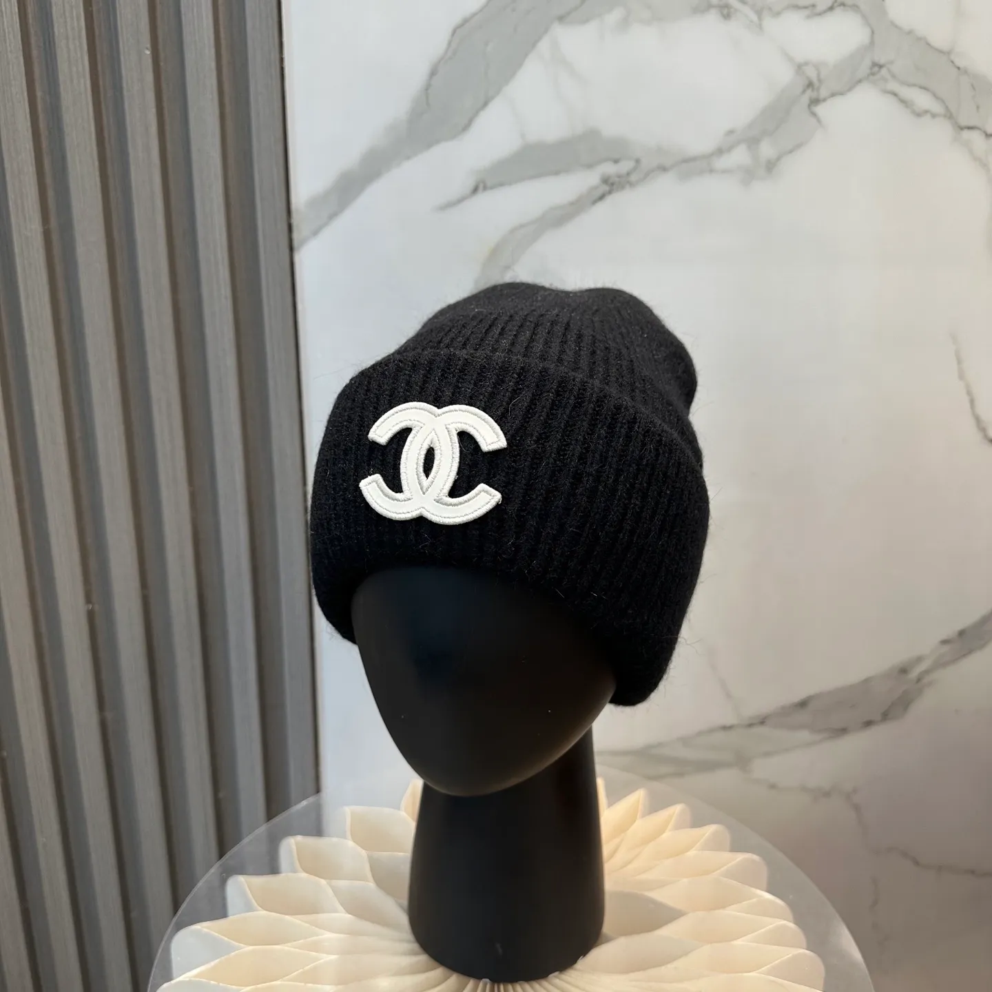 P60 CHANEL small and popular knitted hat! Xiaohongshu’s new product is released, it’s so 🉑️, high-elastic fabric, classic colors, same style for men and women.