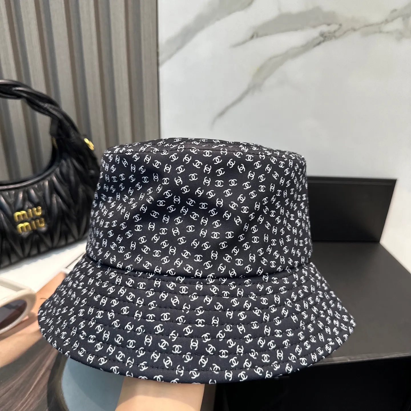 P70 CHANEL] New jacquard logo bucket hat 🧢New model shipped, big brand style is super easy to match, hurry up and get it