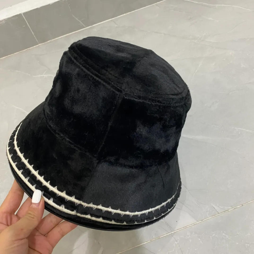 Special batch 66 Chanel 2022 autumn and winter new rabbit velvet bucket hat, simple and versatile, a must-have for autumn and winter clothing, head circumference 57cm