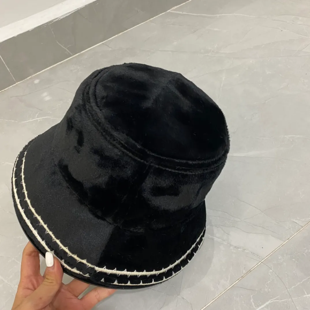 Special batch 66 Chanel 2022 autumn and winter new rabbit velvet bucket hat, simple and versatile, a must-have for autumn and winter clothing, head circumference 57cm