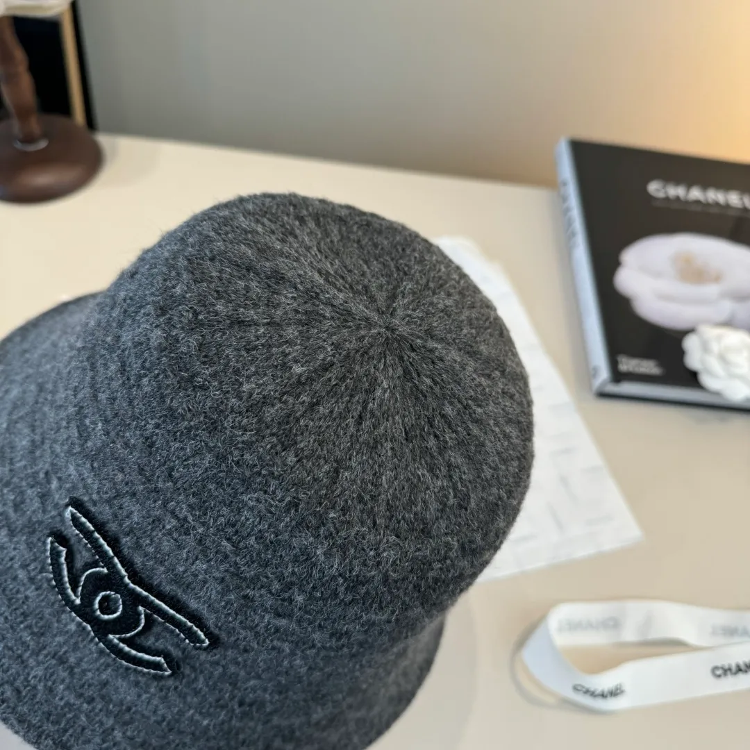 Chanel Chanel new wool bucket hat, foldable