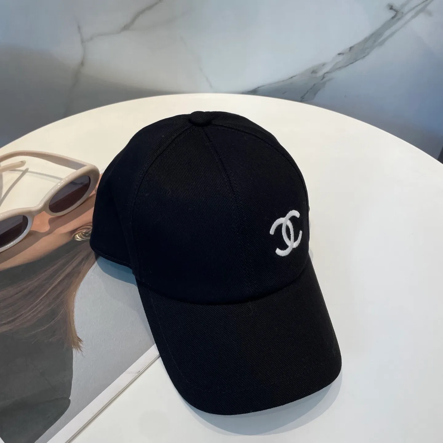 P90 Chanel (Chanel) counter new double-sided embroidered baseball cap🧢1:1 mold customization, three-dimensional embroidery, exquisite and flawless! 100% pure cotton fabric, original factory quality, exclusive physical photography.