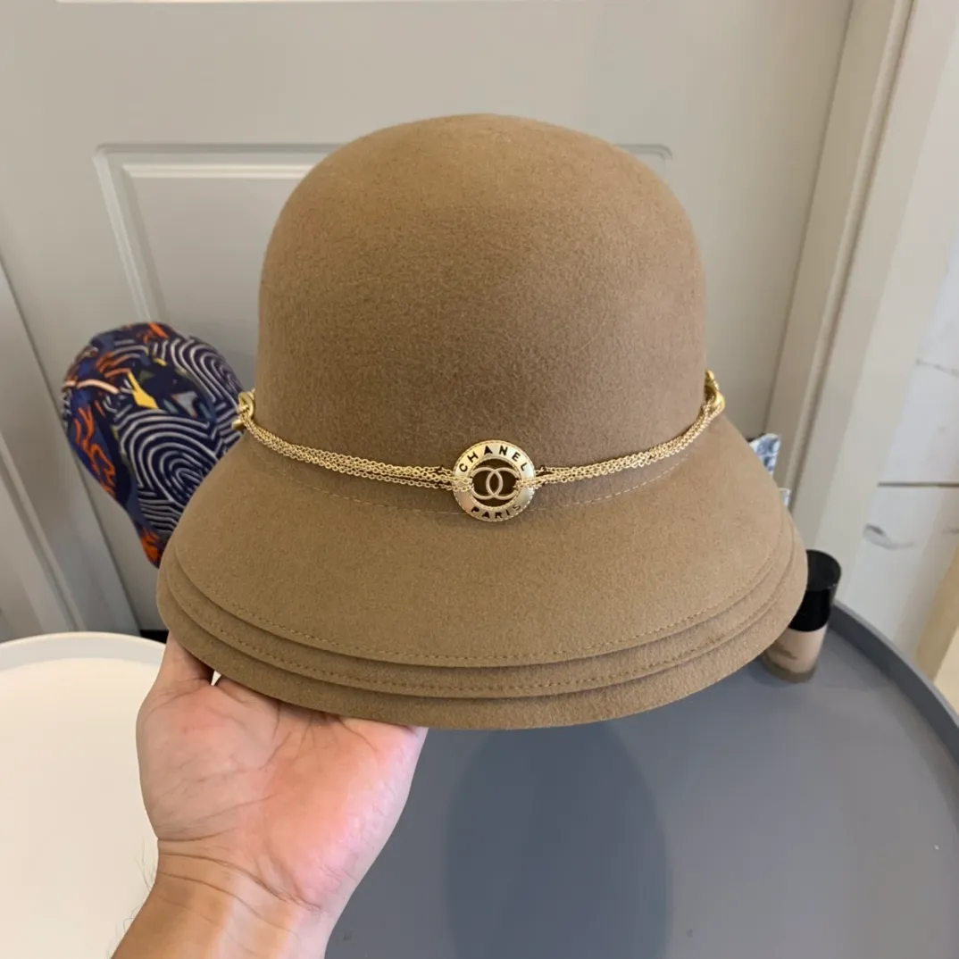 P200 Chanel 2020 autumn and winter wool basin hat, irregular tailoring design, super high-end, a must-have for celebrities, 100% wool fabric, head circumference 57cm adjustable