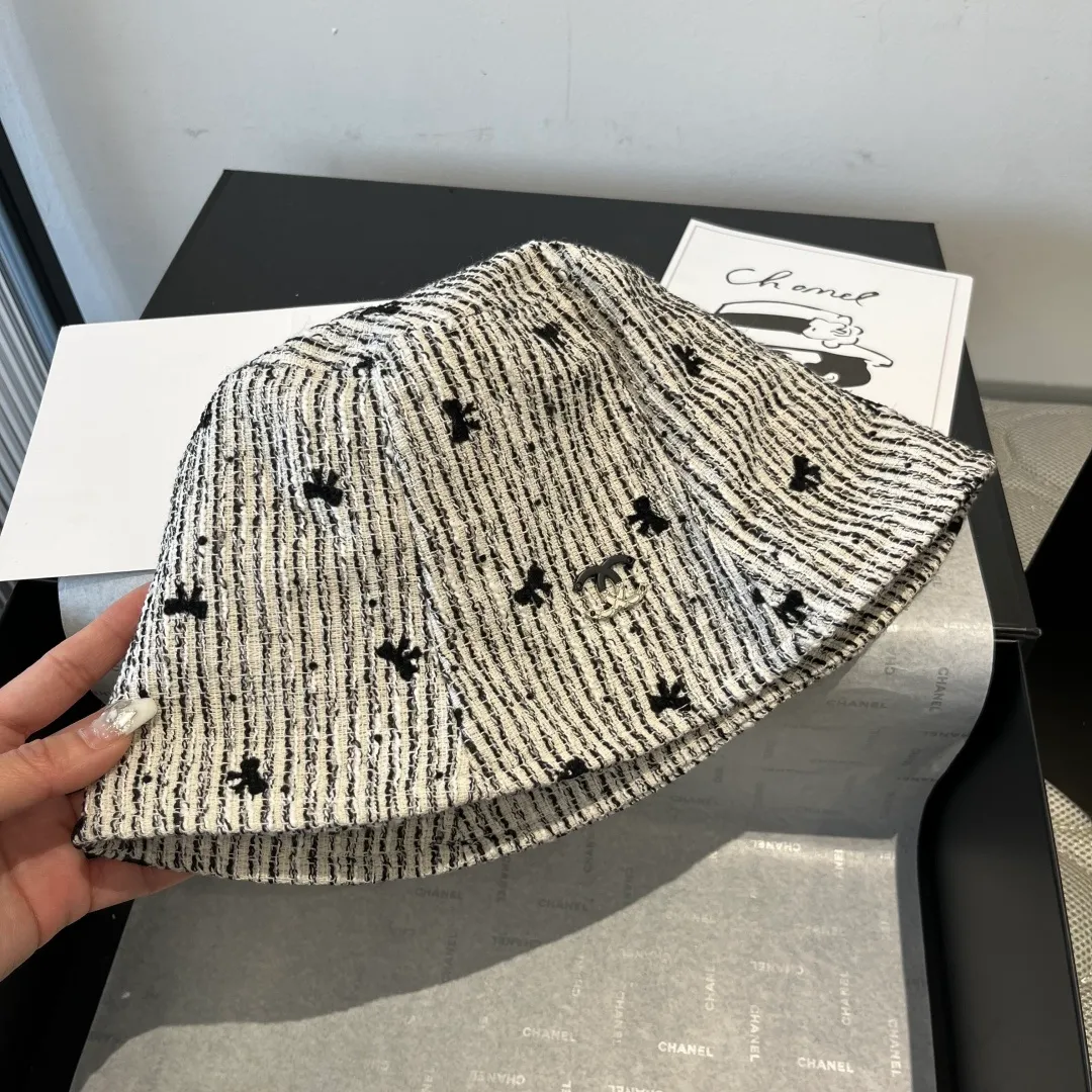 💰100¥ Chanel bucket hat, head circumference 57cm