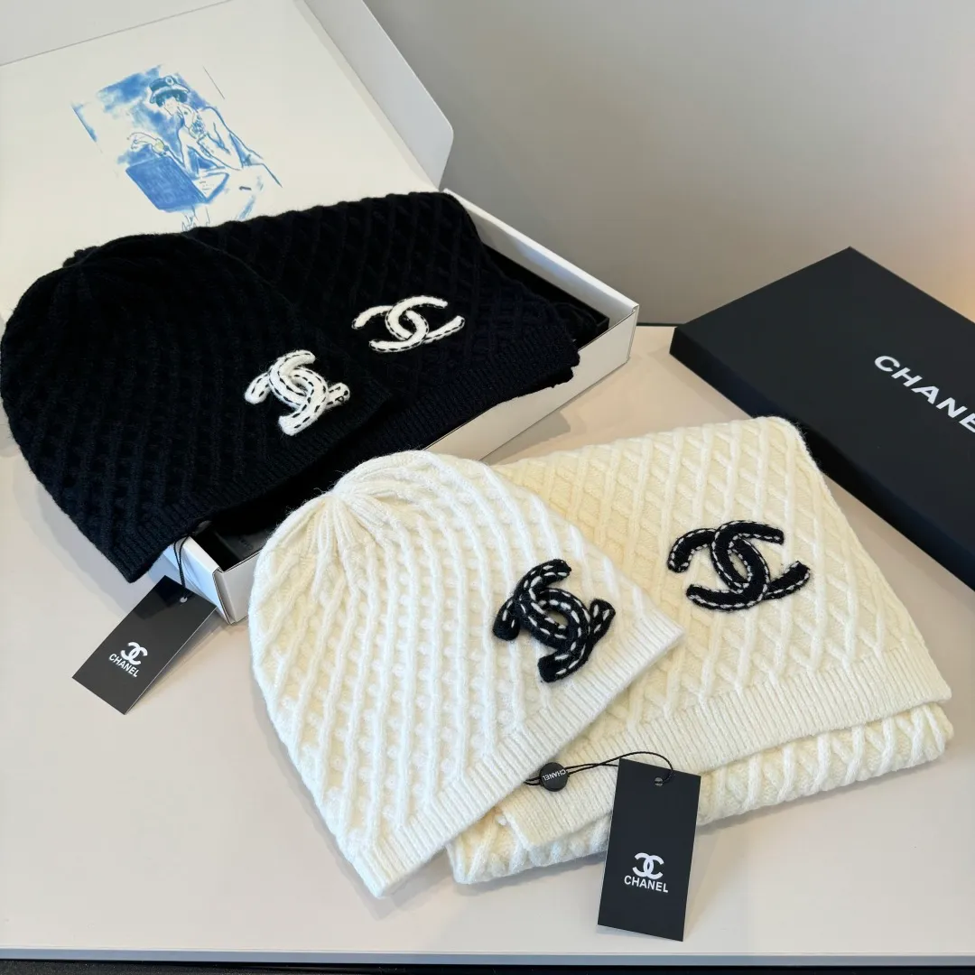 💰220¥ Chanel Chanel knitted scarf hat set official model