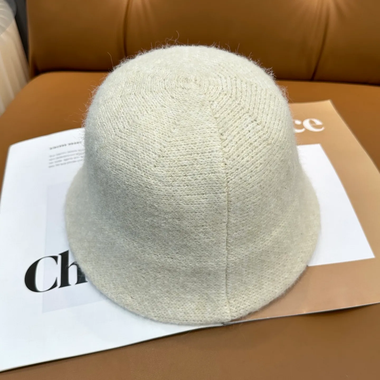 P60 💛With dust bag [CHA Chanel] 2025 autumn and winter new style wool cashmere bucket hat, 🔆Quality goddess style ~ a must-have for going out on the street