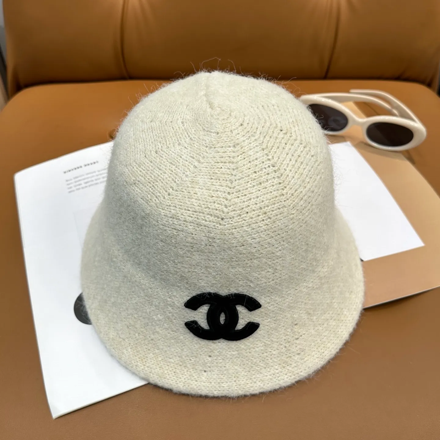 P60 💛With dust bag [CHA Chanel] 2025 autumn and winter new style wool cashmere bucket hat, 🔆Quality goddess style ~ a must-have for going out on the street