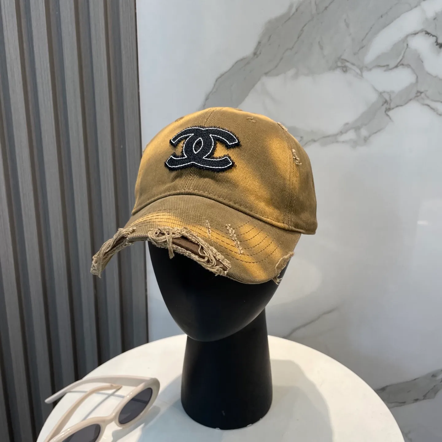 P80 CHANEL [Chanel] New simple logo baseball cap, new model shipped, big brand style is super easy to match, hurry up and get it!