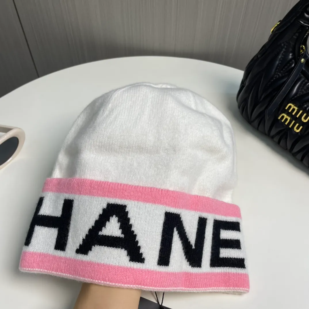 P60 comes with dust bag 🌺 [CHANEL] New wool knitted hat, Xiaohongshu, recommended by major Internet celebrities! Thicker and warmer, fashionable and popular🌸First-class texture, the best brand for keeping warm in autumn and winter, order now, limited quantity available