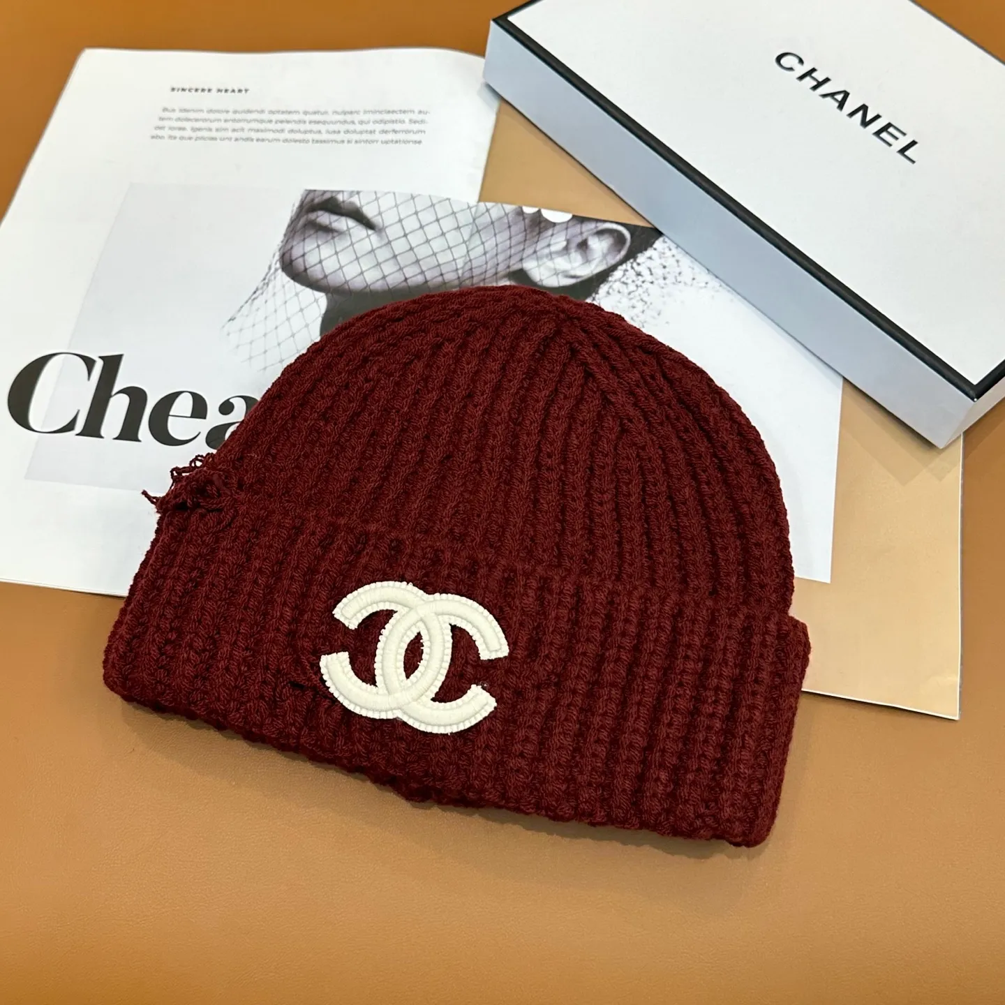 P50 comes with dust bag 🌺 [CHANEL] New knitted hat, Xiaohongshu, recommended by major Internet celebrities! Thicker and warmer, fashionable and popular🌸First-class texture, the best brand for keeping warm in autumn and winter, order now, limited quantity available