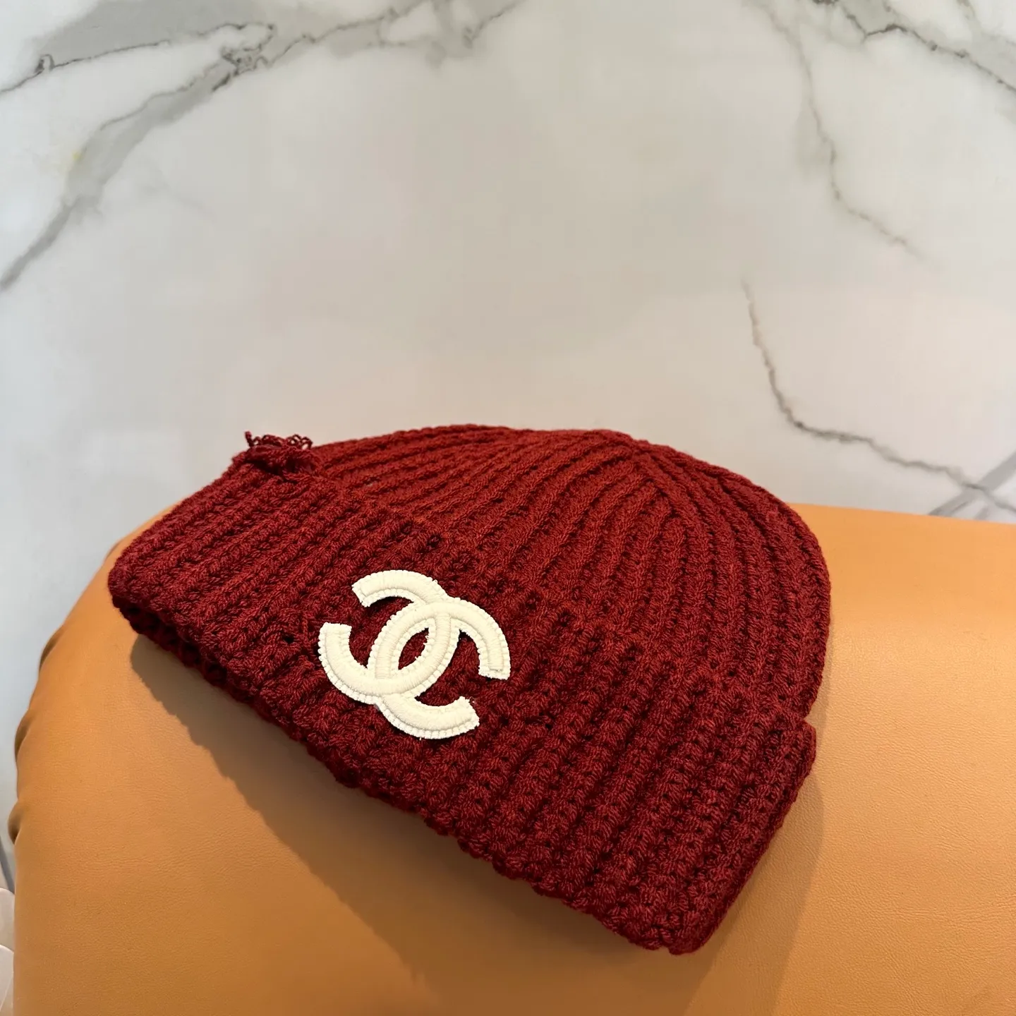 P50 comes with dust bag 🌺 [CHANEL] New knitted hat, Xiaohongshu, recommended by major Internet celebrities! Thicker and warmer, fashionable and popular🌸First-class texture, the best brand for keeping warm in autumn and winter, order now, limited quantity available