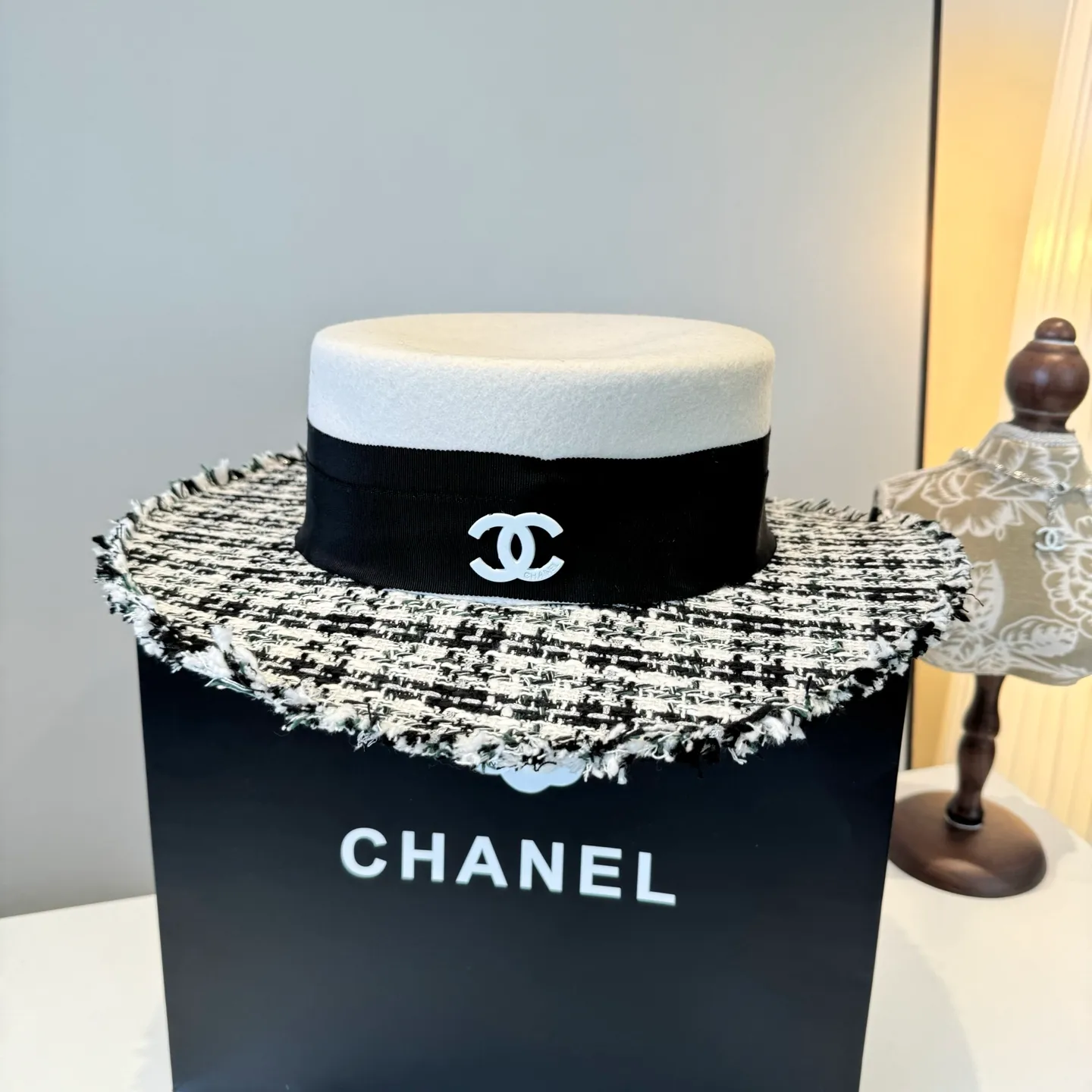 💰190¥ Chanel Chanel classic lady style flat top hat, head circumference 57cm