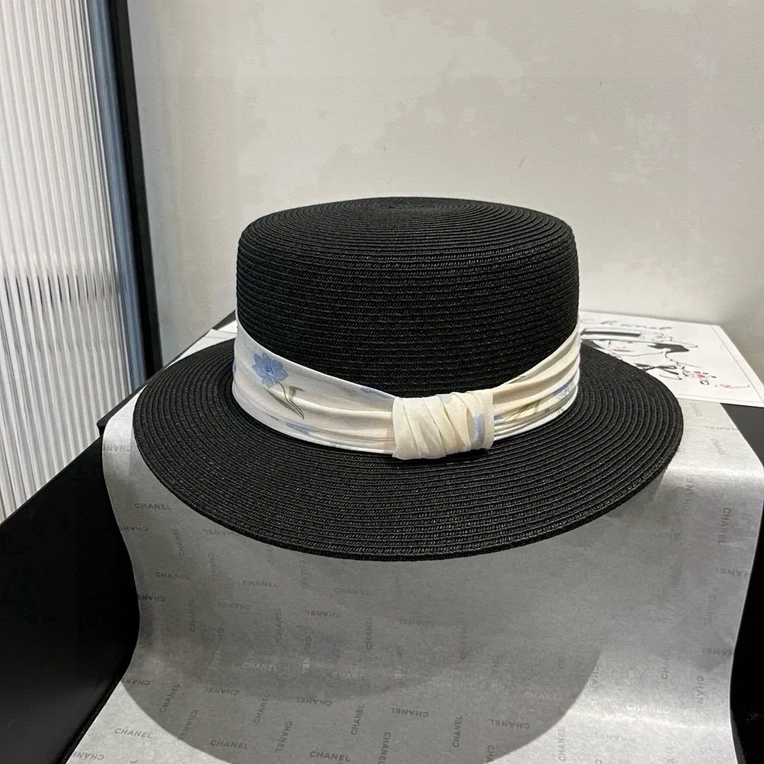 💰140¥ Chanel flat top hat, head circumference 57cm