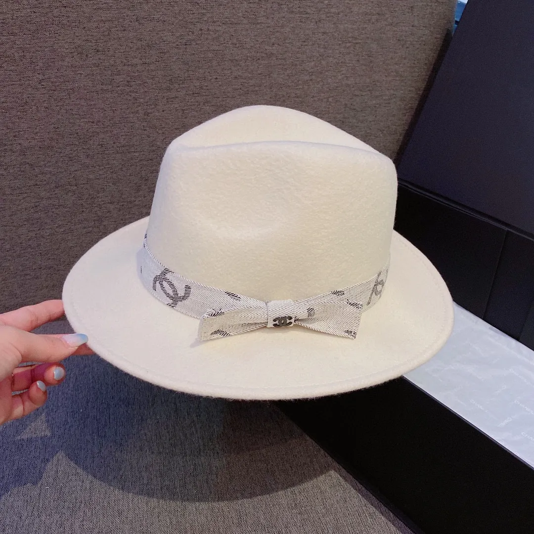 Equipped with dust bag, the running volume is 170¥. White is 180¥. Chanel Chanel 2022 autumn and winter new woolen hat, woolen hat, 100% wool fabric 🦙% black, coffee, white and maroon, four colors, head circumference 57cm