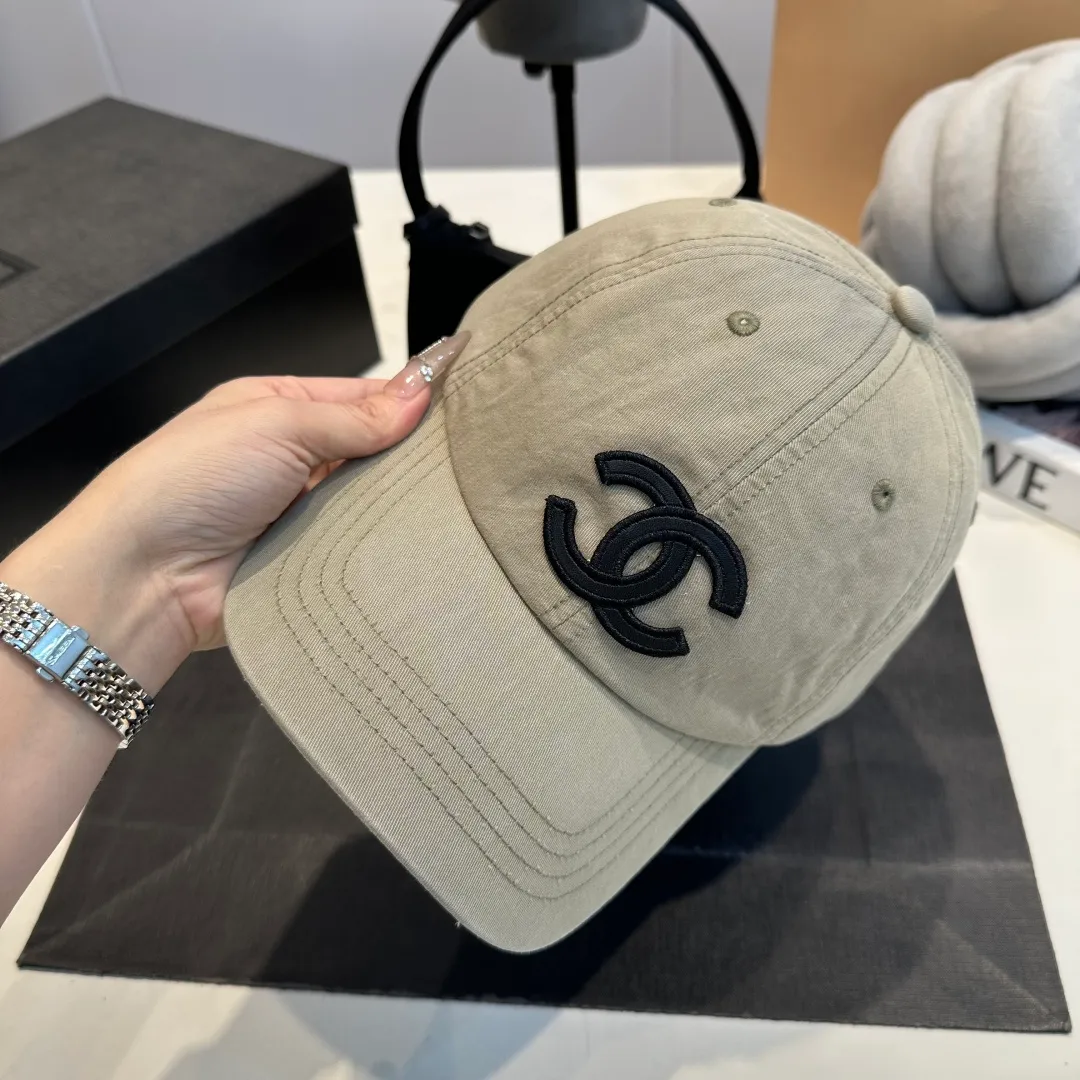 P60 Chanel Chanel 25 spring and summer new hole baseball cap, personalized broken corner brim design is full of sense