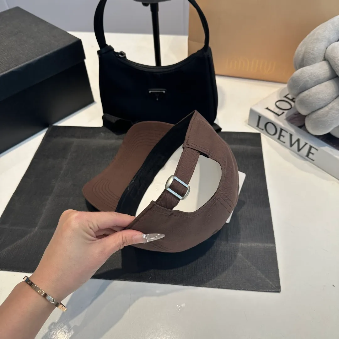P56 CHANEL new high-end diamond hard-top baseball cap, Xiaoxiang logo is classic and simple, fashionable and casual design new product