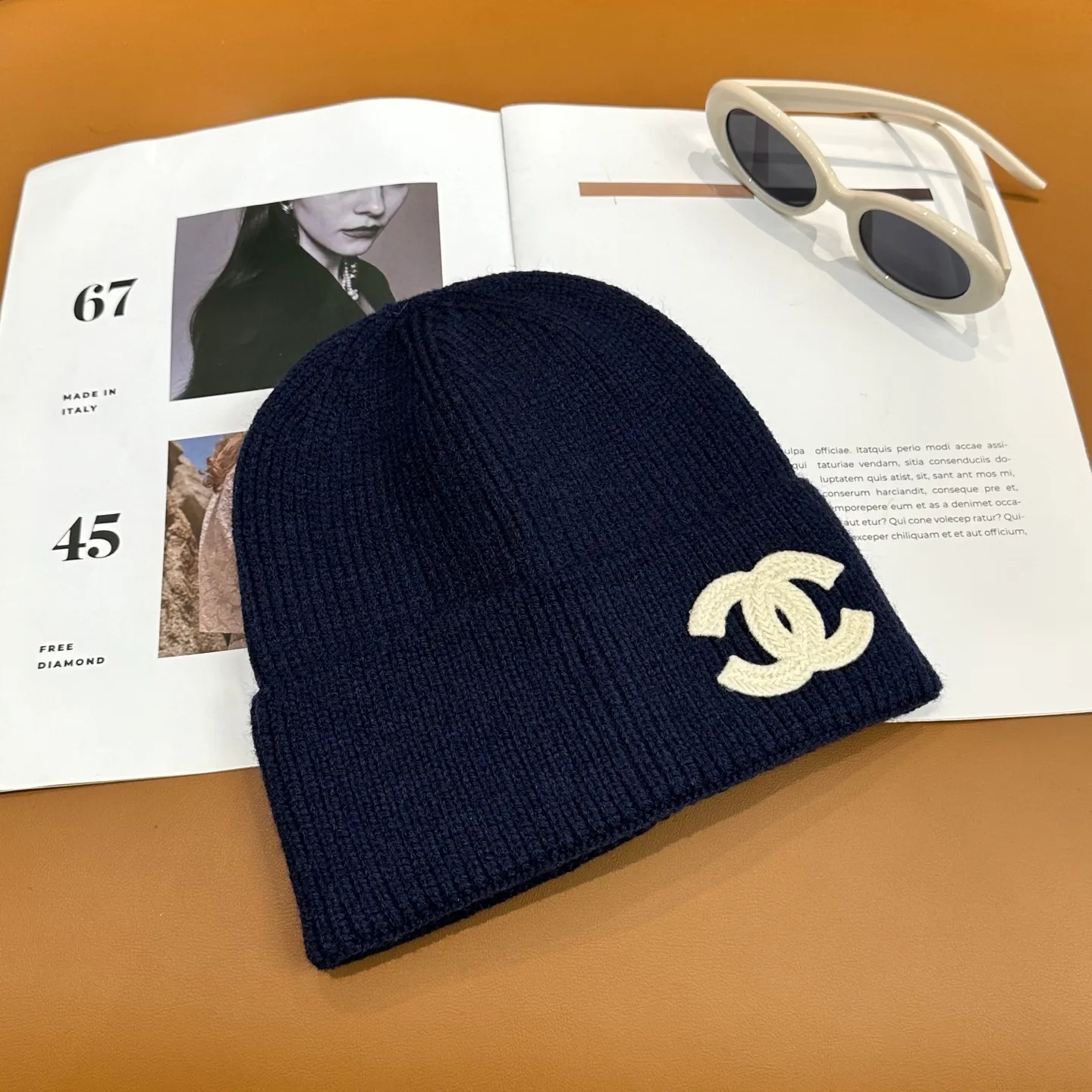 P46 Comes with dust bag 🌺 [CHANEL] New rabbit fur knitted hat, Xiaohongshu, the main recommendation of major Internet celebrities! Thicker and warmer, fashionable and popular🌸First-class texture, the best brand for keeping warm in autumn and winter, order now, limited quantity available