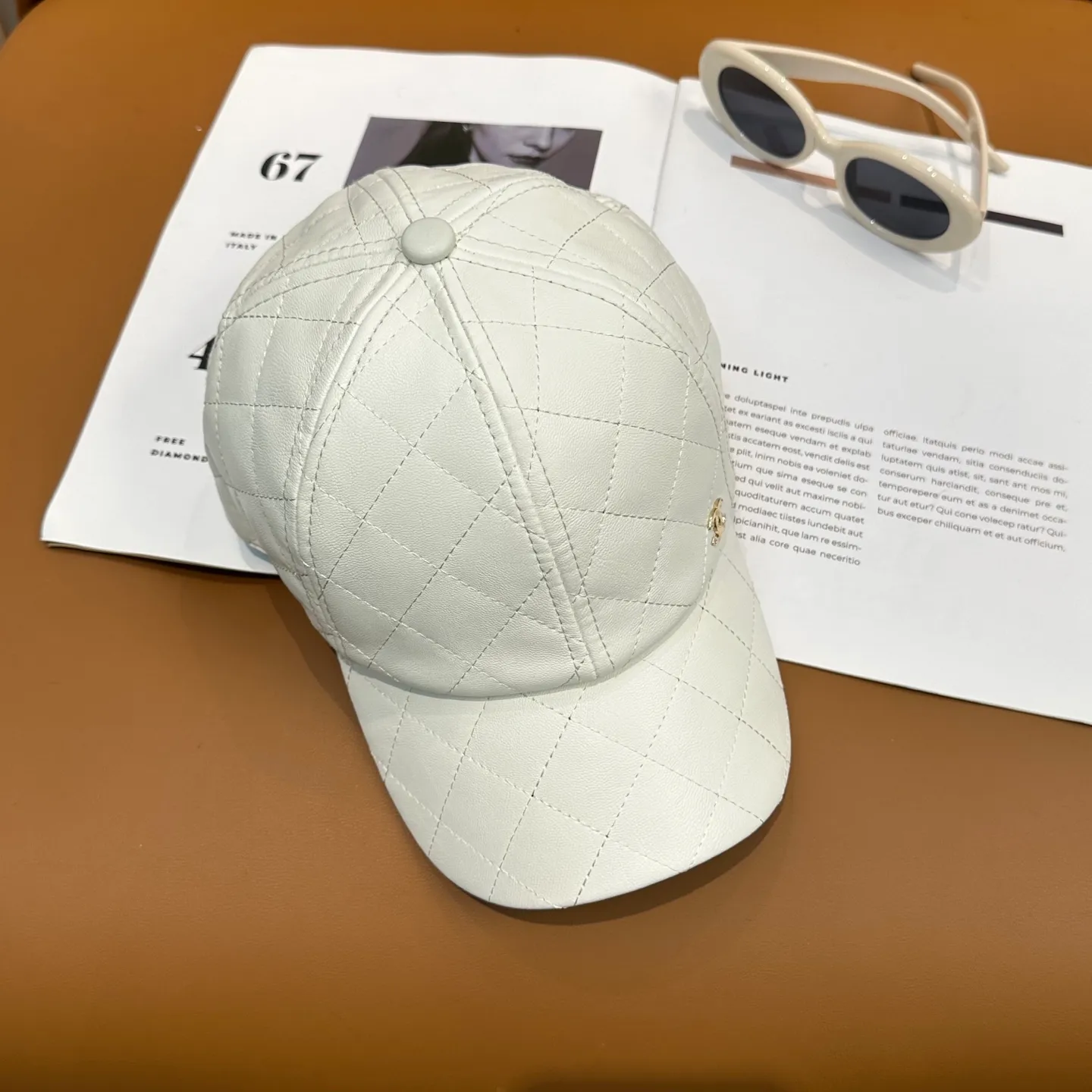 P60 Chanel, new autumn and winter product, leather plaid baseball cap 🧢 Exquisite details, counter quality, full of personality
