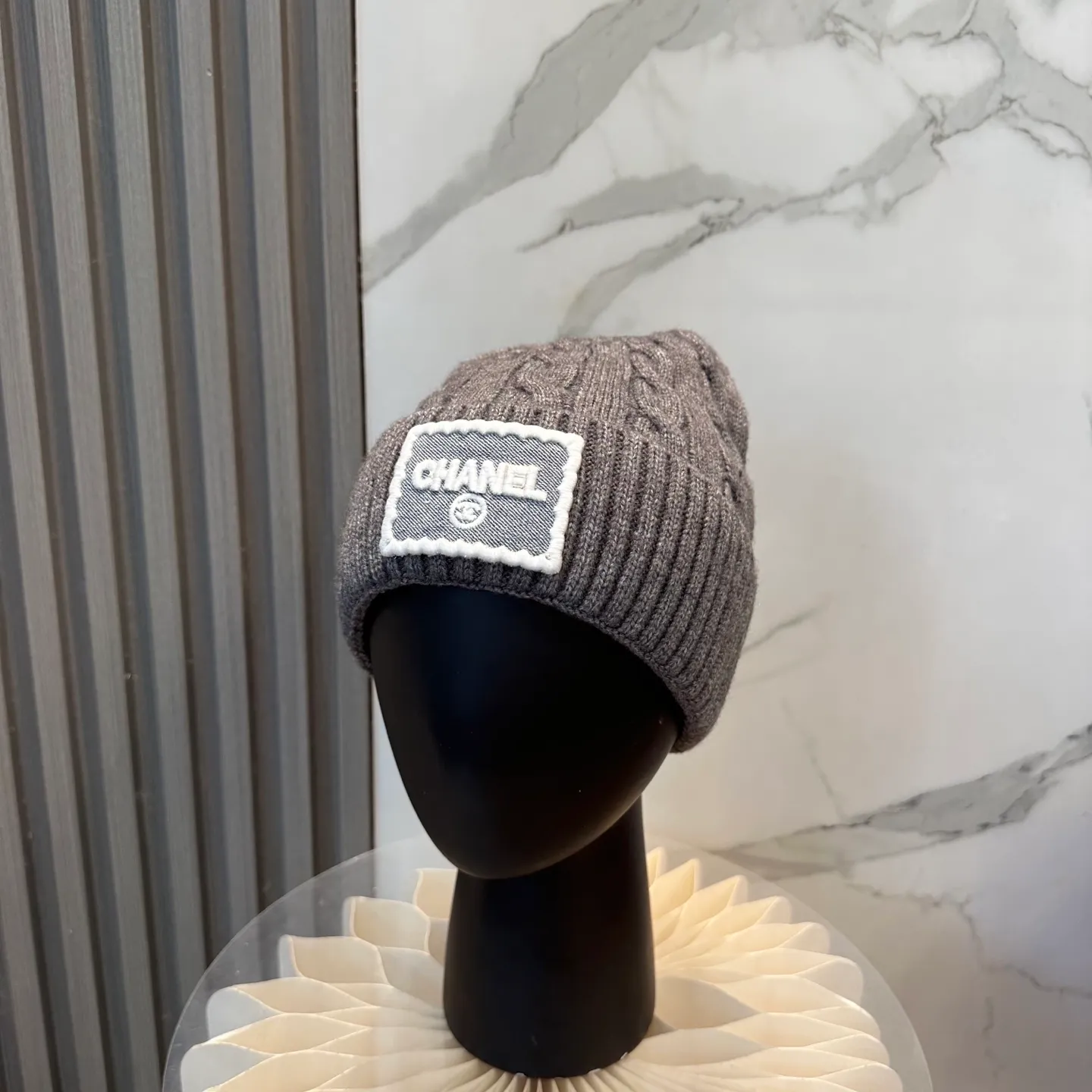 P56 CHANEL small and popular knitted hat! Xiaohongshu’s new product is released, it’s so 🉑️, high-elastic fabric, classic colors, same style for men and women.