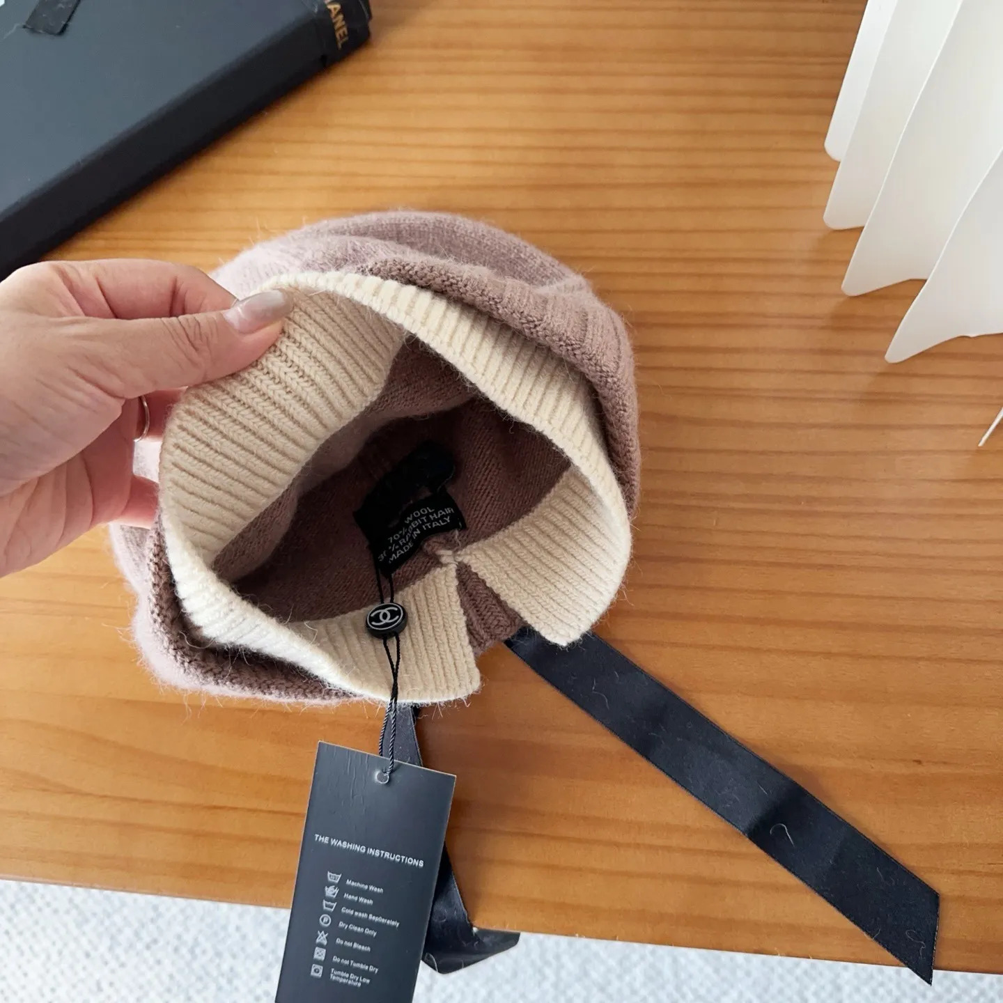 💰80 Chanel official website releases CHANEL small and popular knitted hat! Xiaohongshu’s new product is released, it’s so 🉑️, high-elastic fabric, classic colors, same style for men and women.