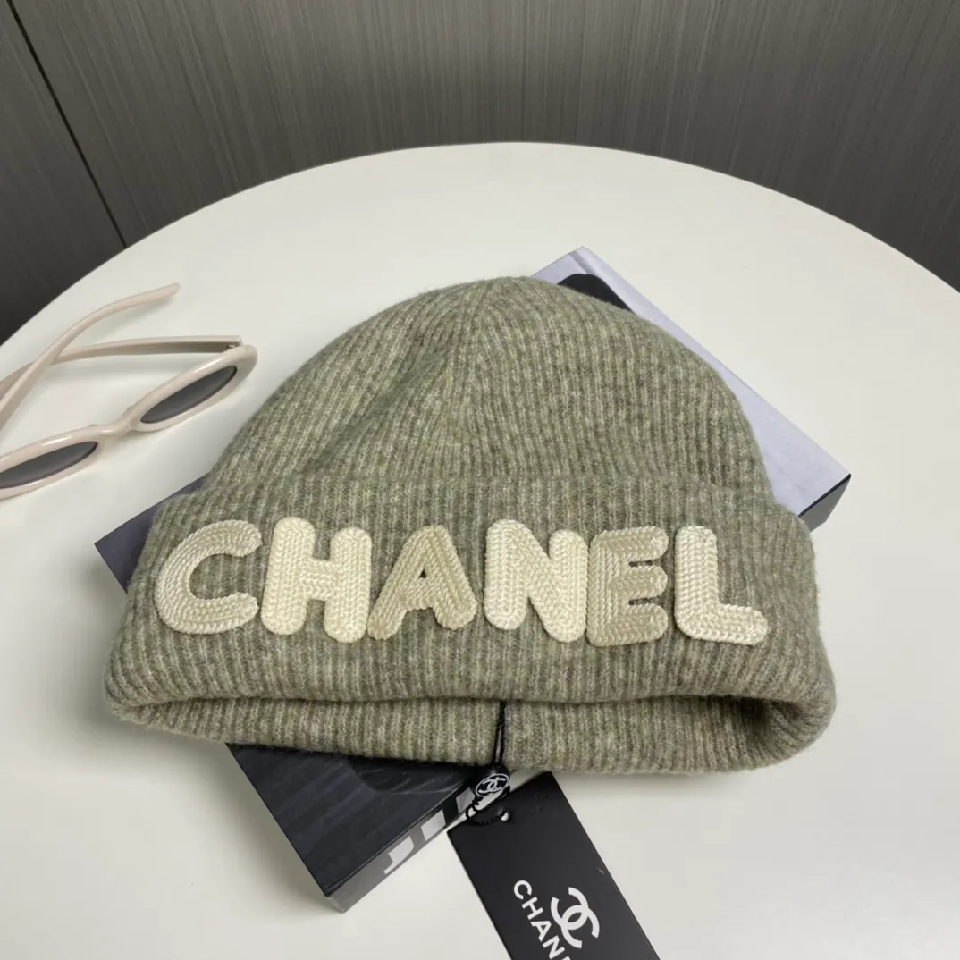 P66 comes with dust bag 🌺 [CHANEL] New wool knitted hat, Xiaohongshu, recommended by major Internet celebrities! Thicker and warmer, fashionable and popular🌸First-class texture, the best brand for keeping warm in autumn and winter, order now, limited quantity available
