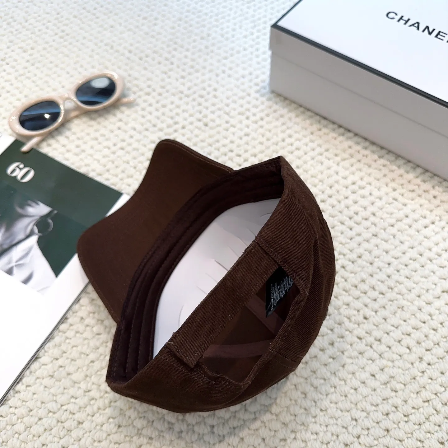 P66 CHANEL Chanel] New simple embroidered logo baseball cap🧢New model shipped, big brand style is super easy to match, hurry up and get it