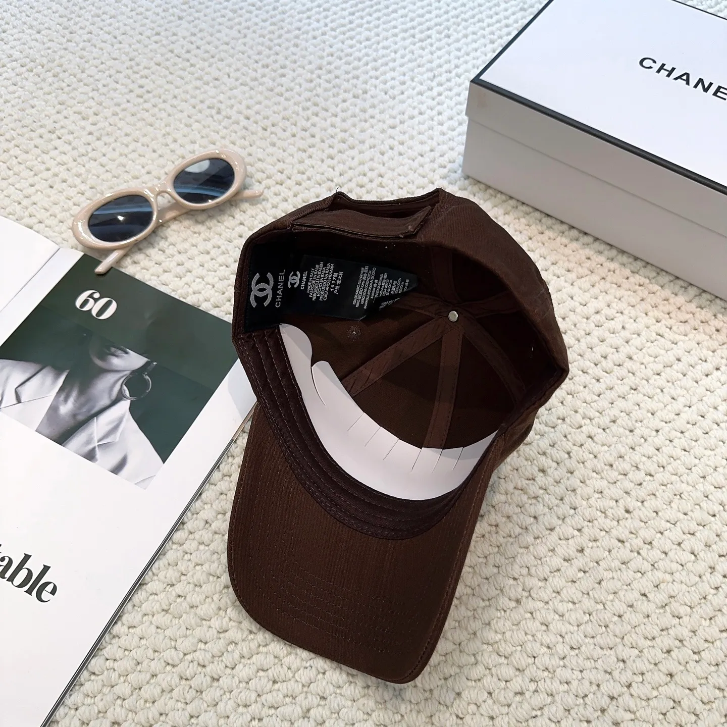 P66 CHANEL Chanel] New simple embroidered logo baseball cap🧢New model shipped, big brand style is super easy to match, hurry up and get it