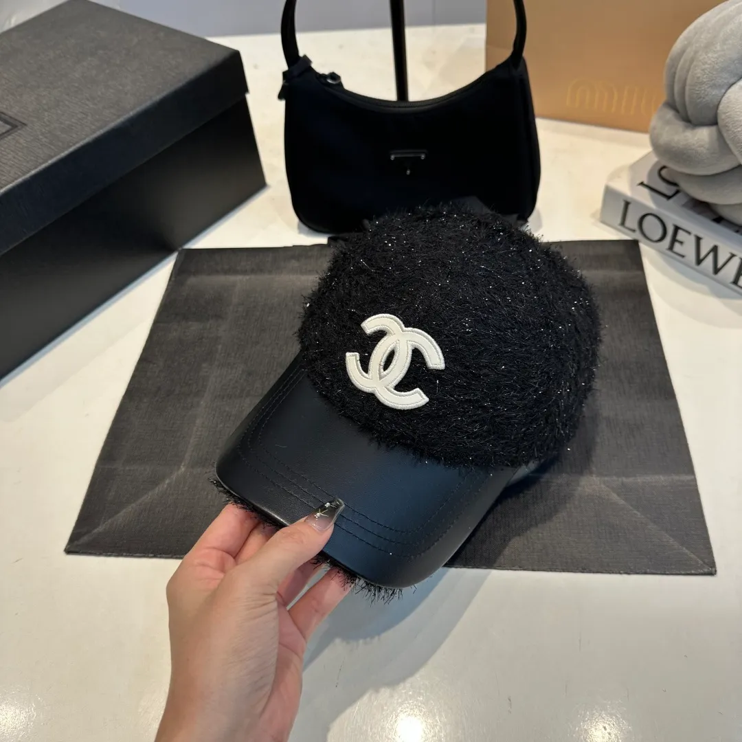 P60 Chanel's new autumn and winter classic casual and trendy style simple baseball cap🧢Japanese and Korean style, looks great with any combination! A must-have when traveling