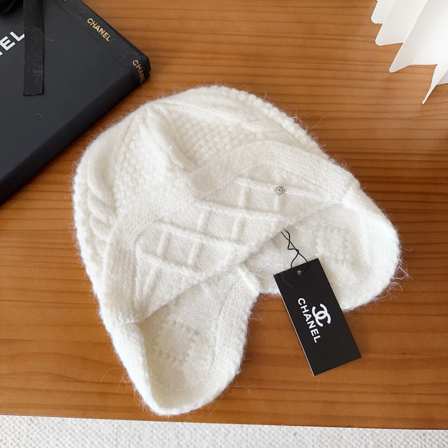 💰70 Chanel official website releases CHANEL small and popular knitted hat! Xiaohongshu’s new product is released, it’s so 🉑️, high-elastic fabric, classic colors, same style for men and women.