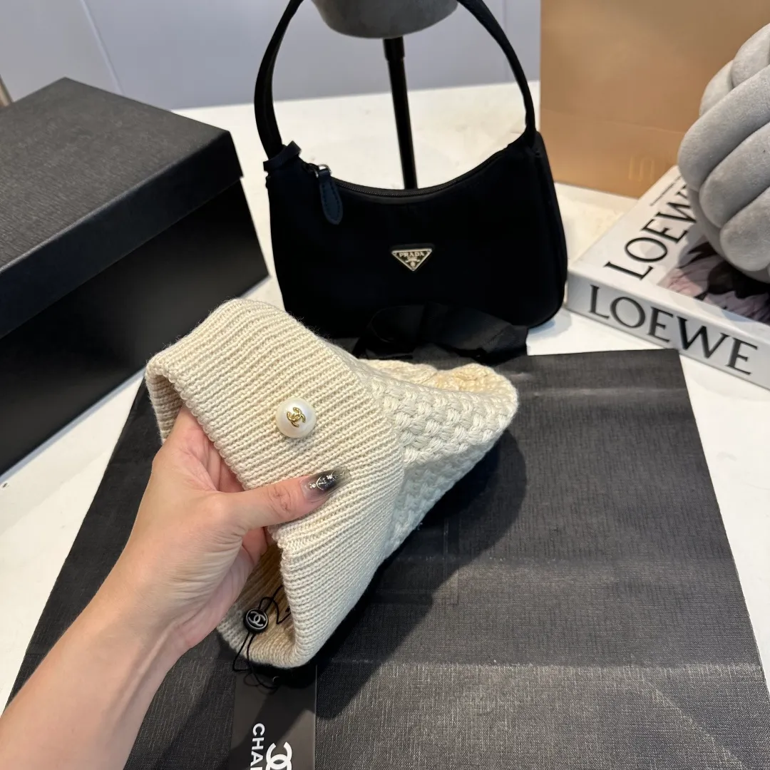 P70 Chanel Chanel knitted beanie