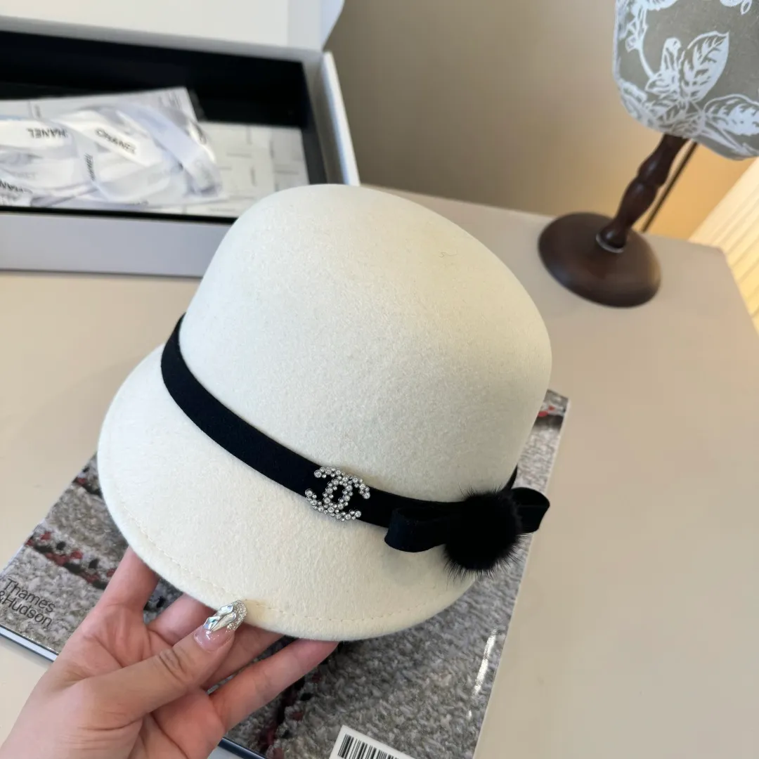 💰200¥ White Chanel wool military hat, 100% wool fabric, a must-have for internet celebrity bloggers, head circumference 57cm