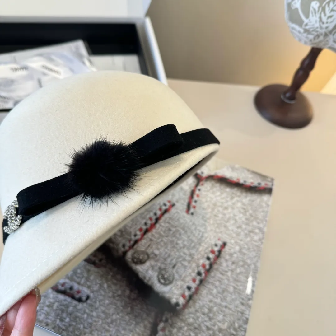 💰200¥ White Chanel wool military hat, 100% wool fabric, a must-have for internet celebrity bloggers, head circumference 57cm