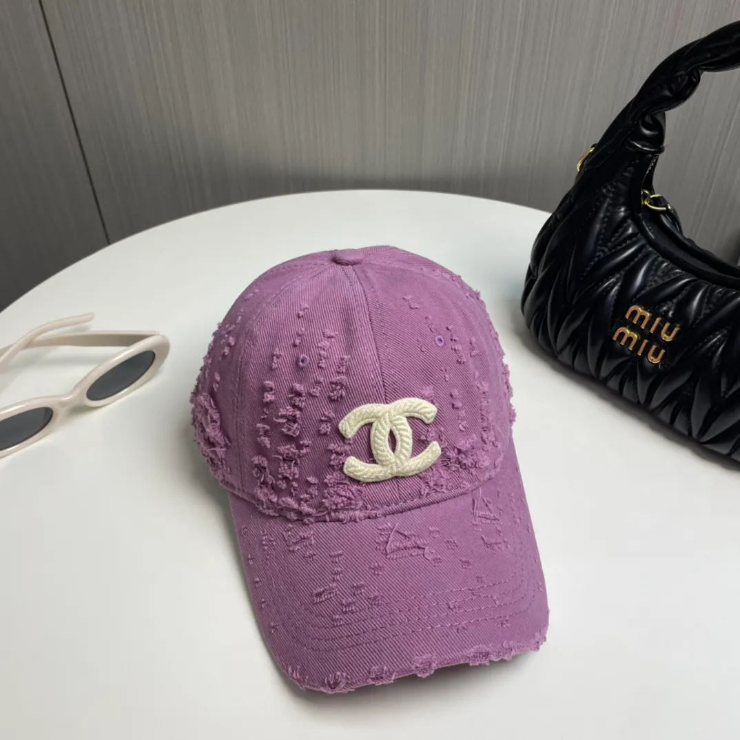 P66 CHANEL 25 new baseball cap, classic and simple logo, fashionable and casual design, popular new product