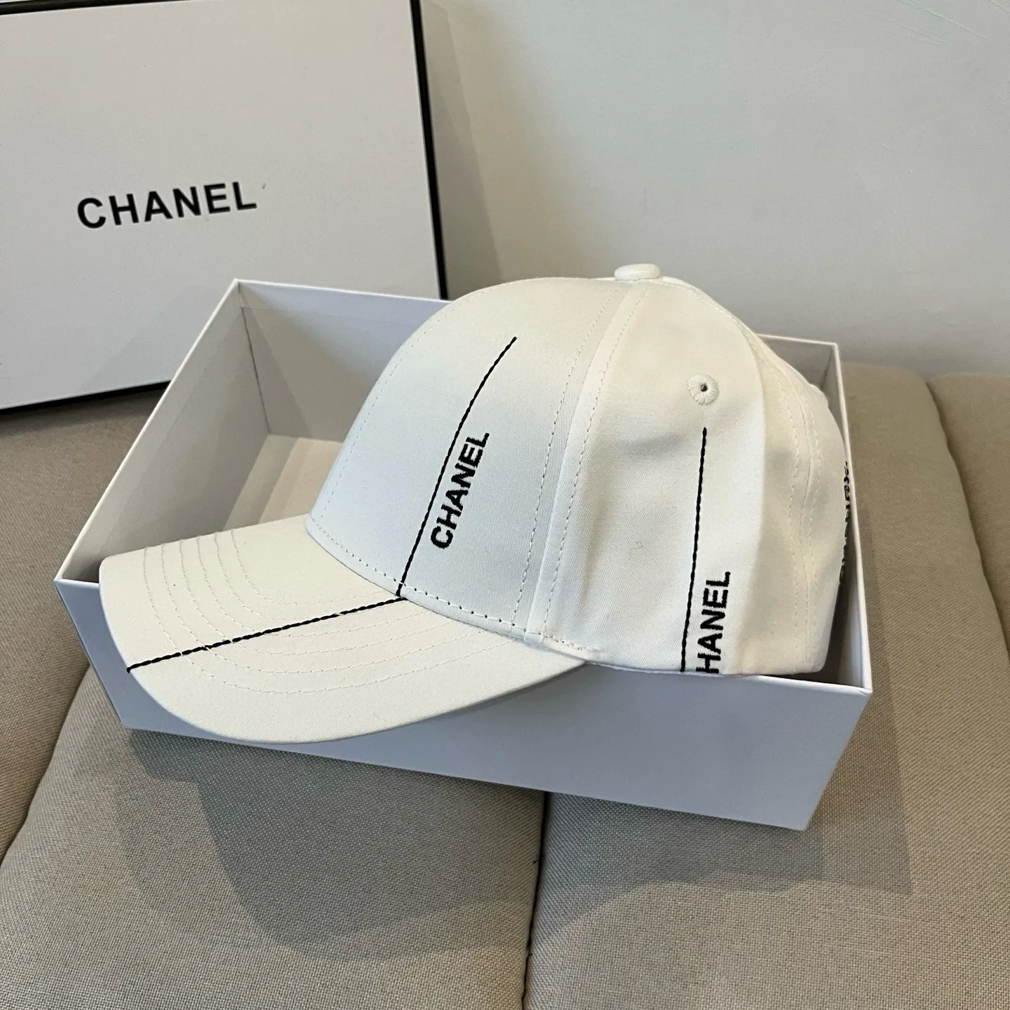 P60 CHANEL new baseball cap, Xiaoxiang classic and simple, fashionable and casual design, popular new product