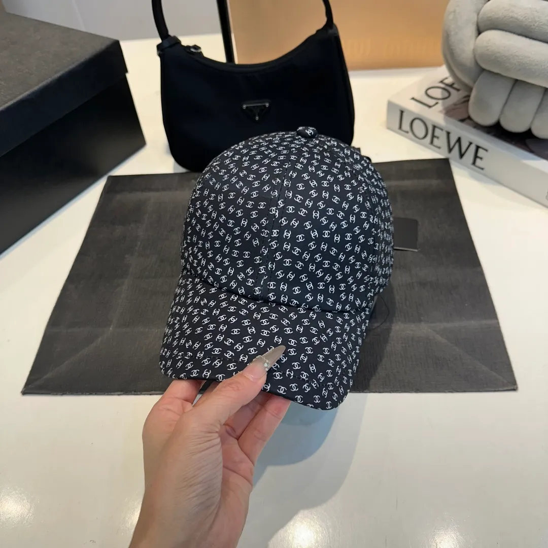 P56 CHANEL new baseball cap, Xiaoxiang classic and simple, fashionable and casual design, popular new product