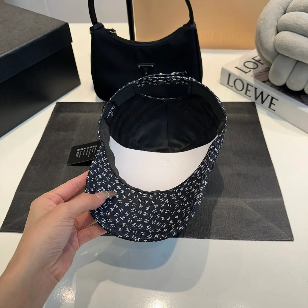 P56 CHANEL new baseball cap, Xiaoxiang classic and simple, fashionable and casual design, popular new product