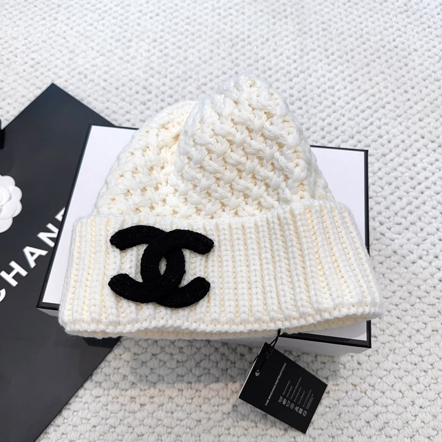 P70 Chanel official website quality Chanel autumn and winter woolen hat recommended by Internet celebrity fashion bloggers, Xiaohongshu's popular style, super soft and comfortable knitted hat with excellent elasticity!