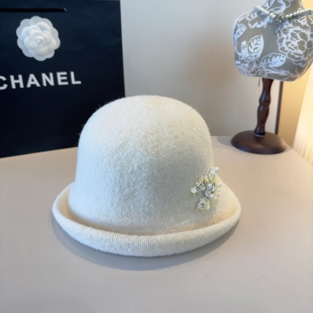 💰120¥ Chanel's new wool curled basin hat, irregular cut design, head circumference 57cm