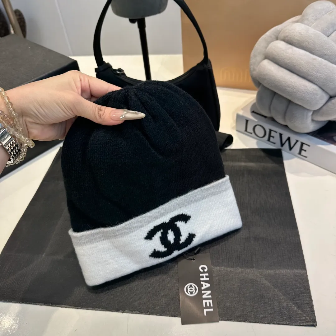 P70 Chanel official website quality Chanel autumn and winter woolen hat recommended by Internet celebrity fashion bloggers, Xiaohongshu's popular style, super soft and comfortable knitted hat with excellent elasticity!