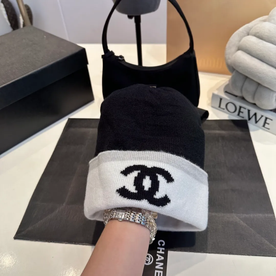 P70 Chanel official website quality Chanel autumn and winter woolen hat recommended by Internet celebrity fashion bloggers, Xiaohongshu's popular style, super soft and comfortable knitted hat with excellent elasticity!