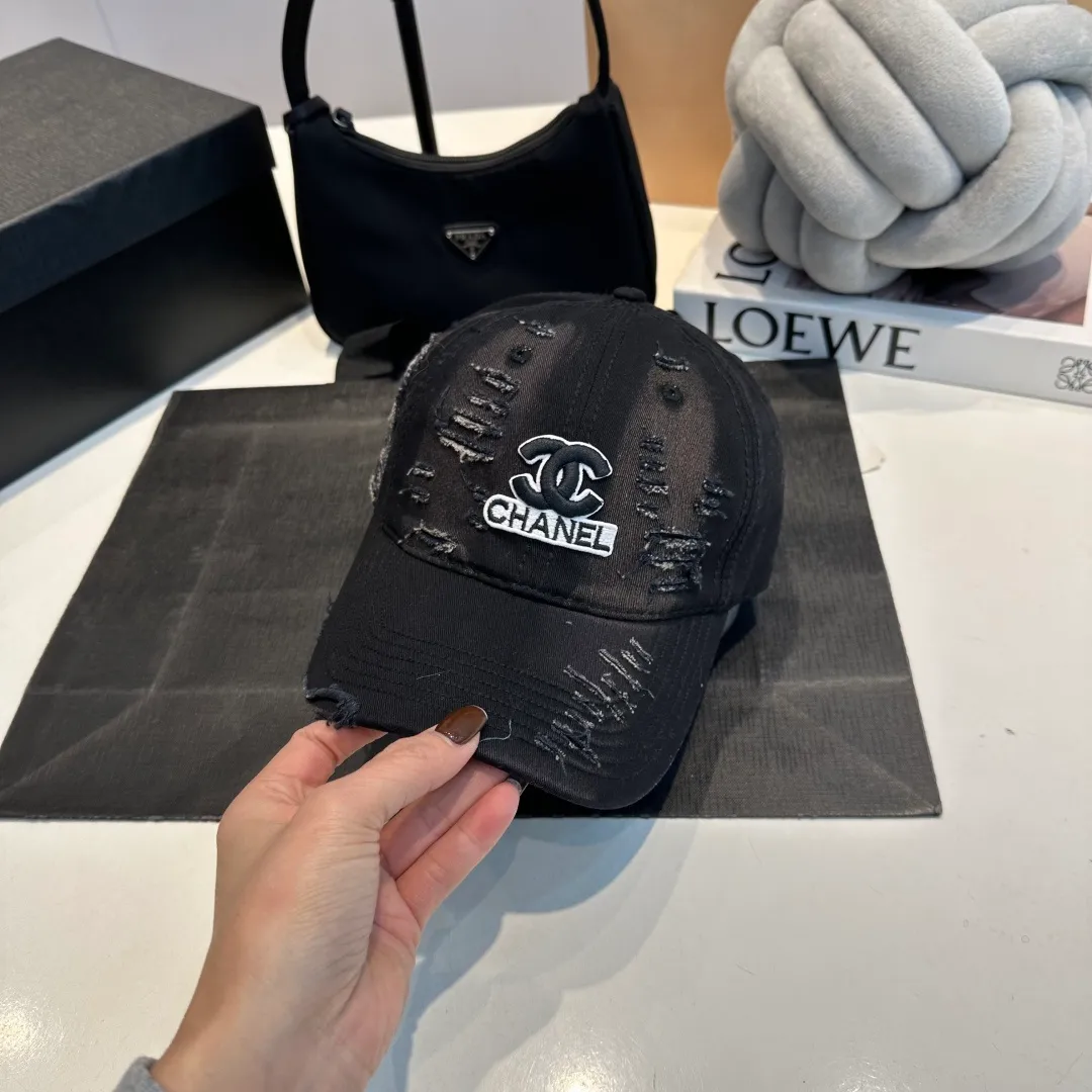 P60 CHANEL 2024 new ripped baseball cap, logo Xiaoxiang is classic and simple, fashionable and casual design, popular new product