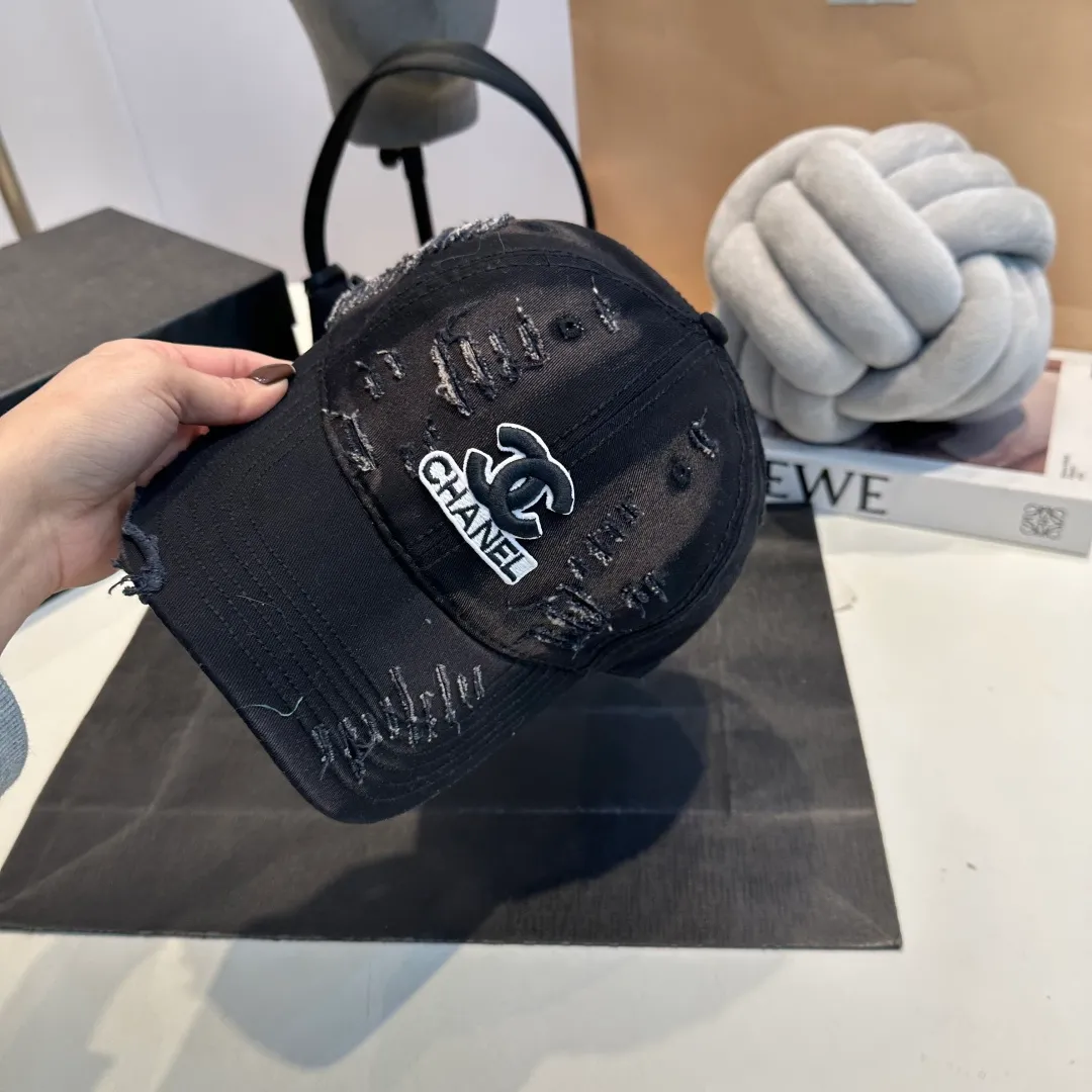 P60 CHANEL 2024 new ripped baseball cap, logo Xiaoxiang is classic and simple, fashionable and casual design, popular new product