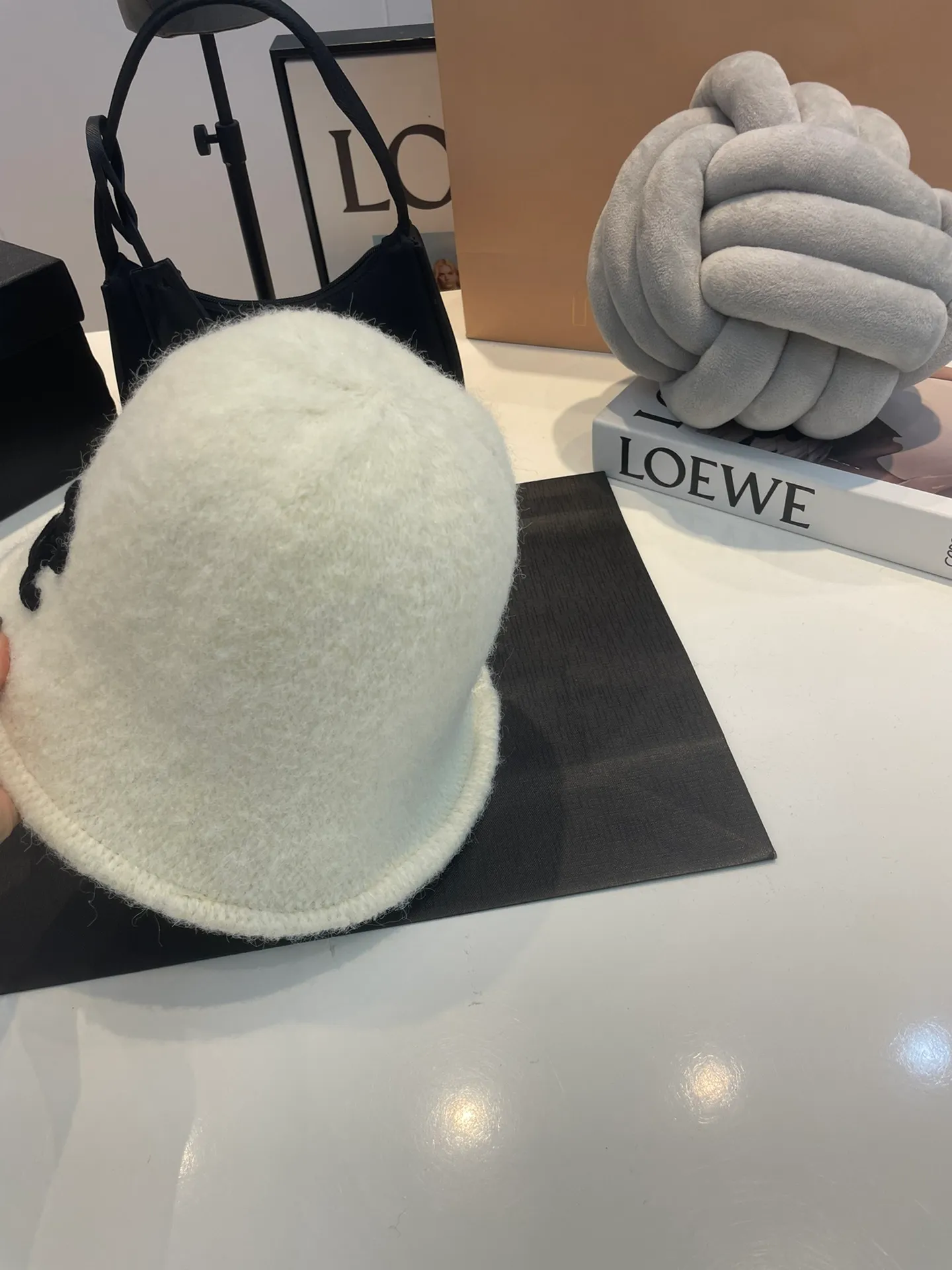 P60 CHANEL Chanel 2023 new autumn and winter plush knitted bucket hat fisherman hat, a must-have for going out and easy to match, hurry up and get it