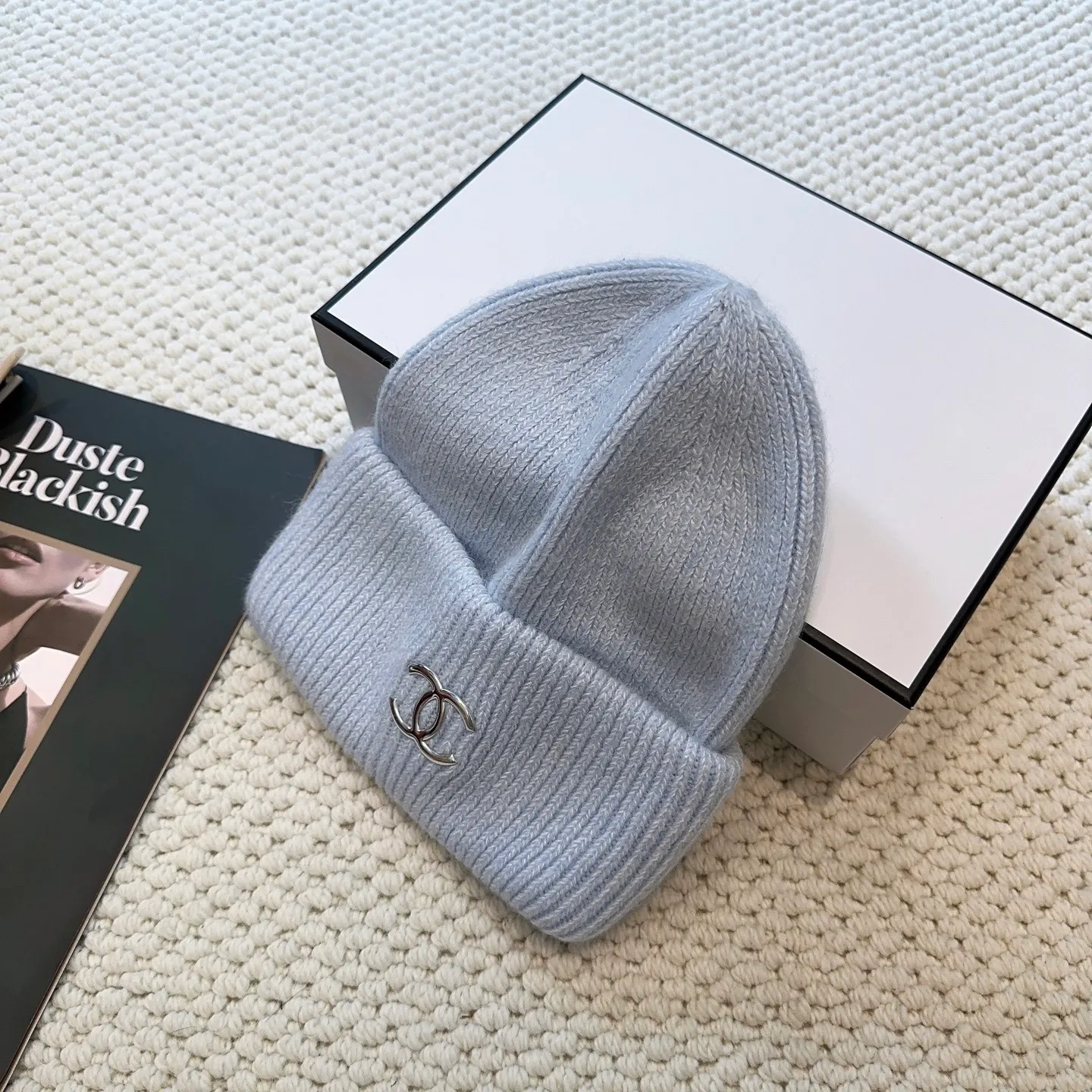 P60 comes with dust bag 🌺 [CHANEL] New rabbit fur knitted hat, Xiaohongshu, the main recommendation of major Internet celebrities! Thicker and warmer, fashionable and popular🌸First-class texture, the best brand for keeping warm in autumn and winter, order now, limited quantity available