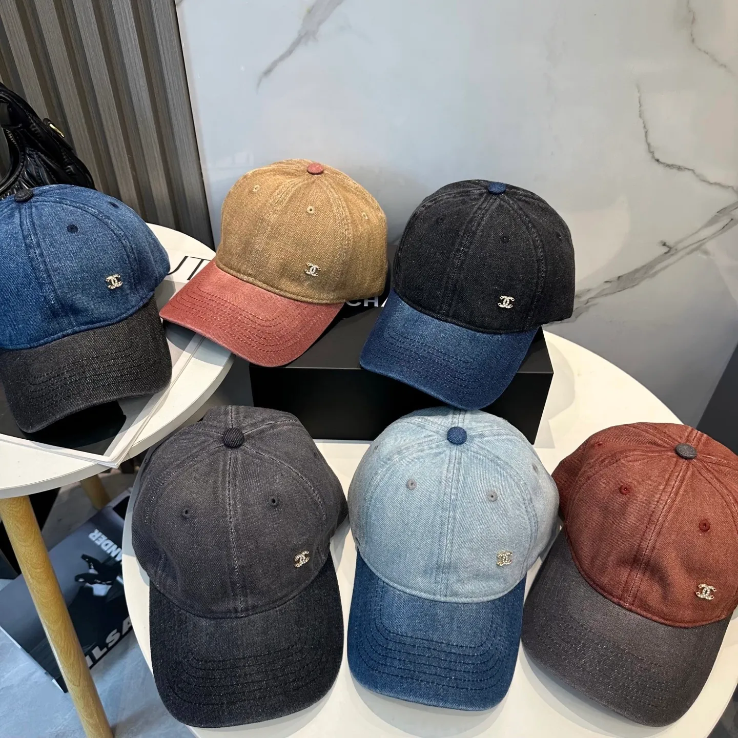 P56 Chanel (Chanel) counter new original washed denim baseball cap, customized three-dimensional logo is exquisite! Original quality, exclusive physical shooting.