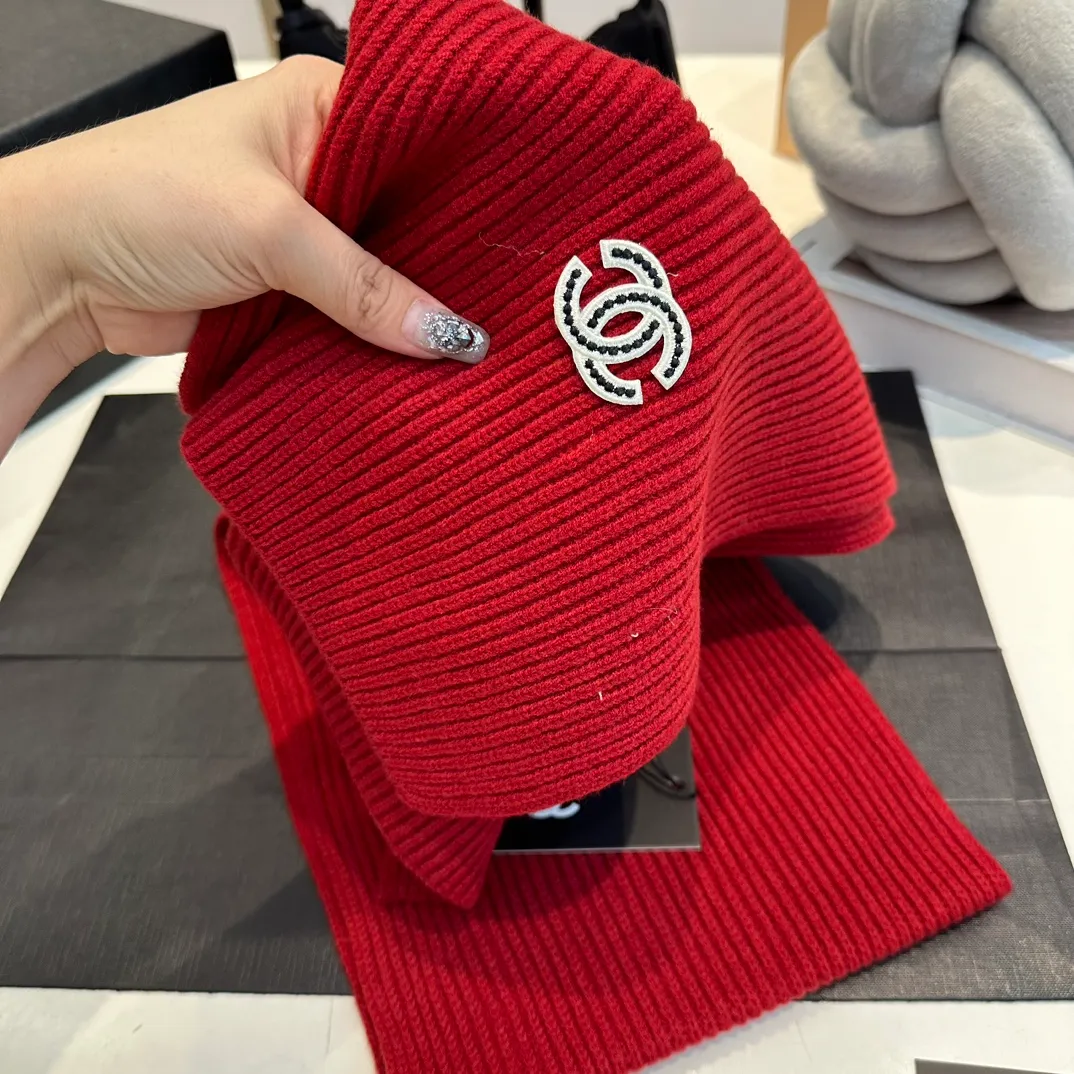 P170 Chanel Beanie Hat Set Hat Scarf Hat + Scarf + Gloves